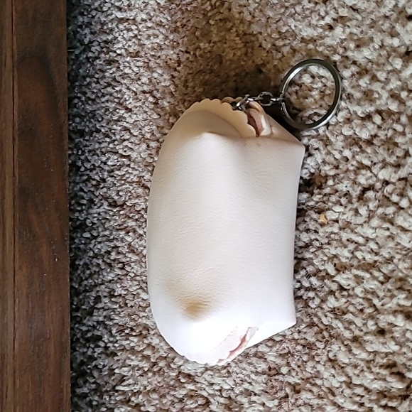 Strawberry keychain case Strawberry keychain case Strawberry keychain case Straw - Picture 9 of 12